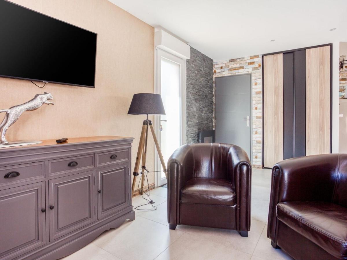 Cosy Apartment In Eperlecques With Fireplace Værelse billede