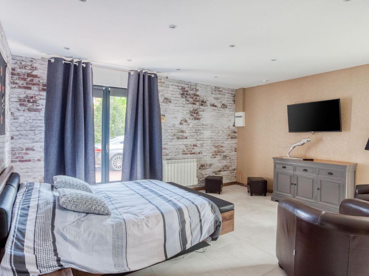 Cosy Apartment In Eperlecques With Fireplace Værelse billede