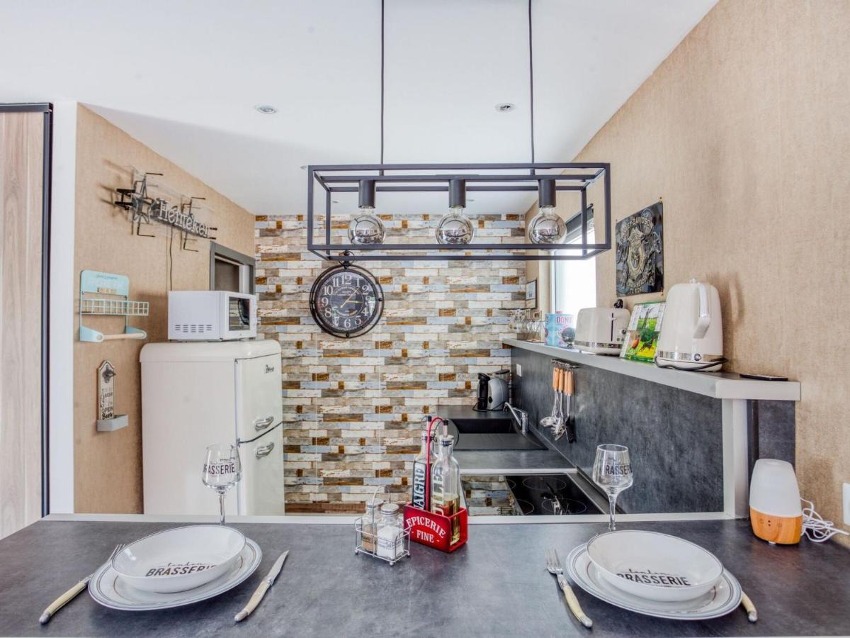 Cosy Apartment In Eperlecques With Fireplace Værelse billede